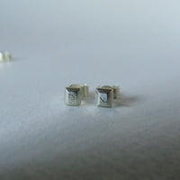 9ct solid gold mini leaf studs