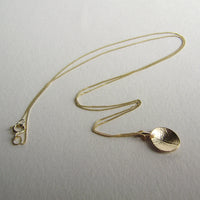 9ct yellow gold mini leaf dish necklace