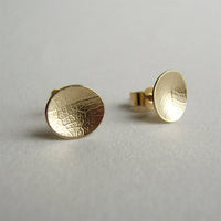 9ct yellow gold mini leaf dish studs
