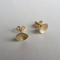 9ct yellow gold mini leaf dish studs