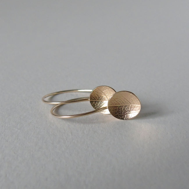 9ct yellow gold mini leaf dish hooks