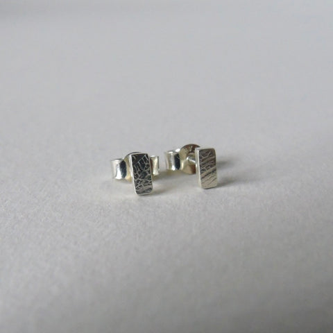 9ct solid white gold mini leaf studs