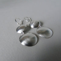 silver two larger oval leaf dish earrings