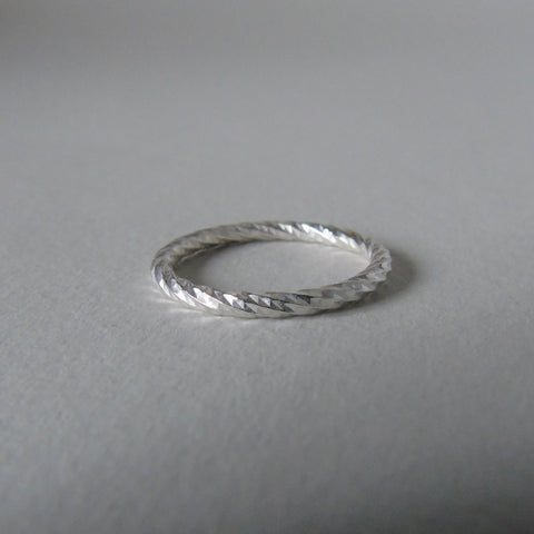 silver diamond cut weave ring