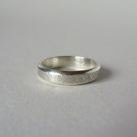 silver hand-forged 4mm leaf texture ring